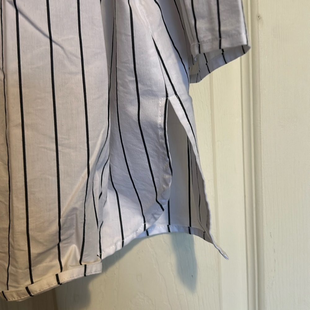 Neiman Marcus Black & White Striped Cold Shoulder… - image 8